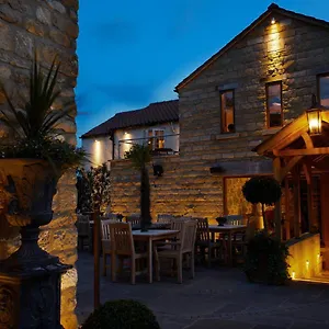 The Farrier 3*, Scarborough United Kingdom